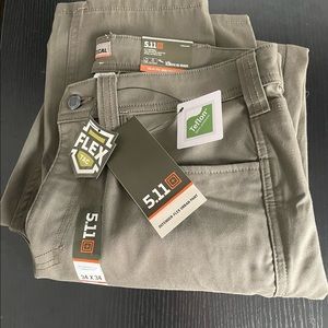 5.11 34”x34” slim fit defender-flex urban